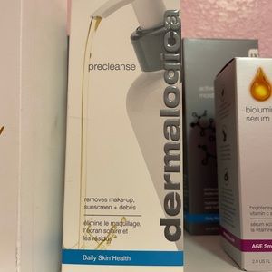 Pre cleans from dermalogica. Make up,sunscreen & debris remover